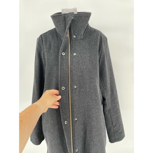 Pendleton Black Coat with Multicolor Lining - Picture 3 of 15